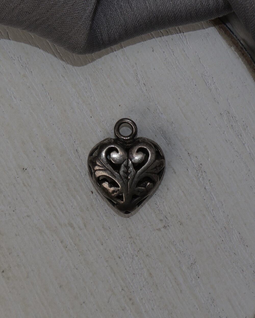 Vintage Sterling Silver Floral Heart Charm 2.2G / 0.7in